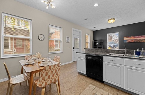 Soulard Apartment | Comfy King 1BR Heart of Soulard