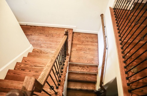 Woodlake - Briar Meadow House | Comfy King Bed | Sleeps 10 | Near Houston Galleria