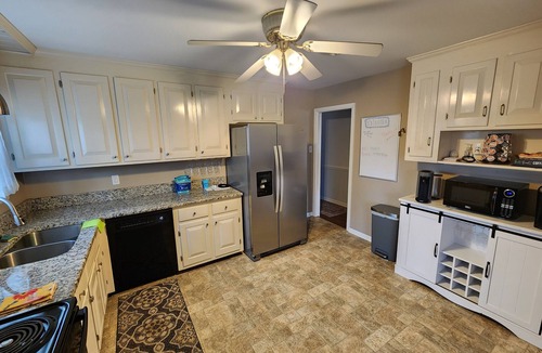 Mechanicsville House | Comfy Mechanicsville rancher with entertainment for all age groups!