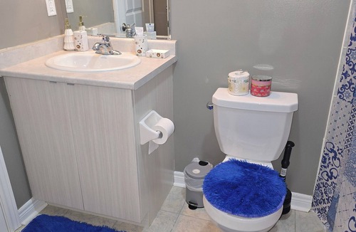 Mount Pleasant House | Comfy Modern 1-bedroom suite in Brampton Entire place