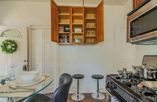 Forest Park Apartment | Comfy One-Bedroom Apt with Parking & Desk