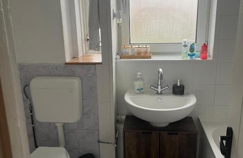 Gascoigne Apartment | Comfy one bedroom apartment