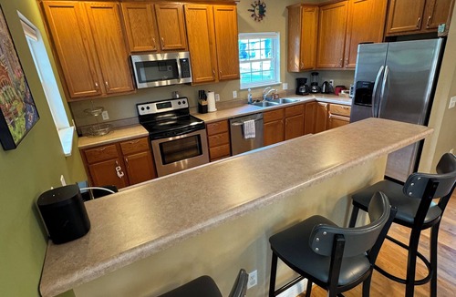 St. Louis House | comfy, open floorplan within walking distance of Maplewood