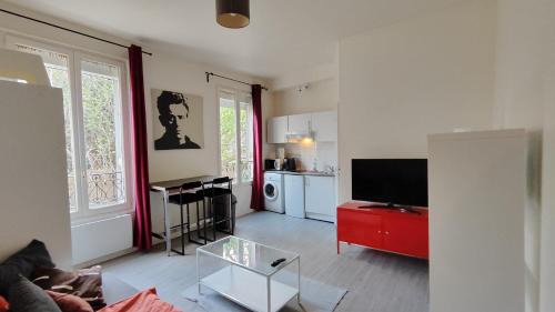 Louis Bertrand-Mirabeau-Semard Apartment | Comfy Parisian studio!