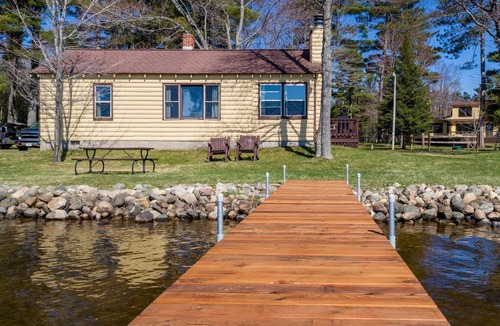St Germain Cabin | Comfy pet friendly 2 bedroom with fireplace