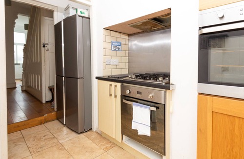 Offerton Bed & Breakfast | Comfy Private Room near MCR Centre