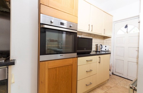 Offerton Bed & Breakfast | Comfy Private Room near MCR Centre