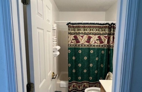 Red Bud Bed & Breakfast | Comfy Queen + Full Room in the Heart of Red Bud!