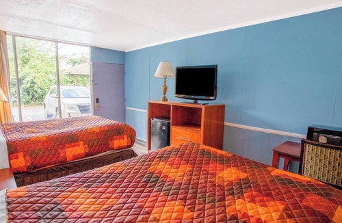 Kernersville Hotel | Comfy Room Close to Kernersville’s Best Attractions and Parks