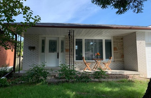 Agincourt House | Comfy rooms near Agincourt Go