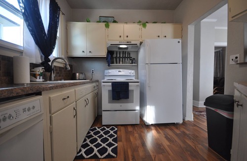Mankato House | Comfy Rustic Retreat 2 blocks from Mayo Hospital and Bethany College.