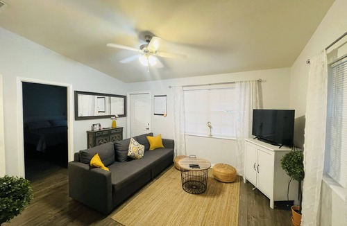 Sailboat Bend House | Comfy Sailboat bend home