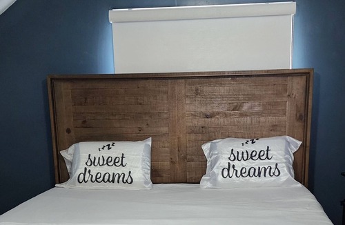Welland House | Comfy Short Vacay Old Homestay {Room}