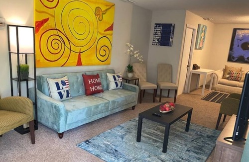 Valdosta House | Comfy & Spacious Home 3BR&2BA Original Art WorkW