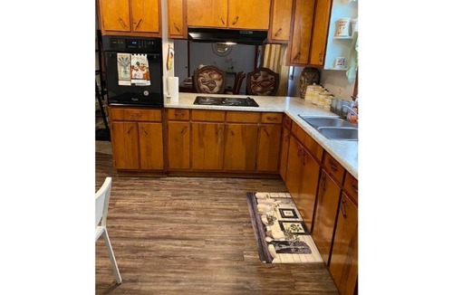 Valdosta House | Comfy & Spacious Home 3BR&2BA Original Art WorkW