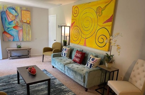 Valdosta House | Comfy & Spacious Home 3BR&2BA Original Art WorkW