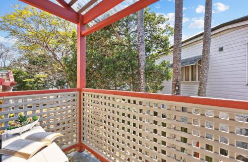 East Brisbane Apartment | Comfy Studio near Gabba with Secure Parking