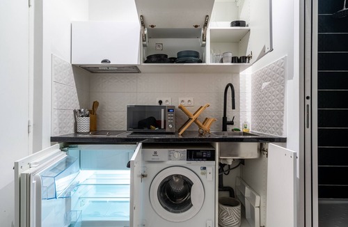 Amerique Apartment | Comfy studio on ground floor | Paris 19E