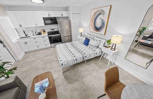 Lake Ridge Apartment | Comfy Studio w/Sofa Bed & Pool Access