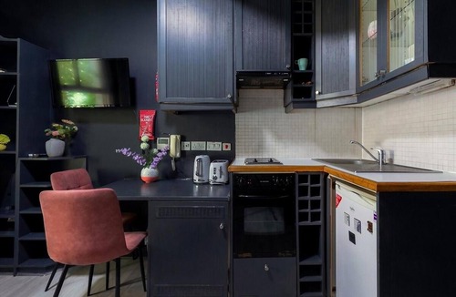 Colville Apartment | Comfy Studio with Garden/Portobello Rd