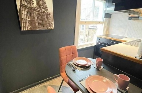 Colville Apartment | Comfy Studio with Garden/Portobello Rd