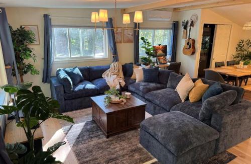 Springwater House | Comfy thoughtful private cottage
