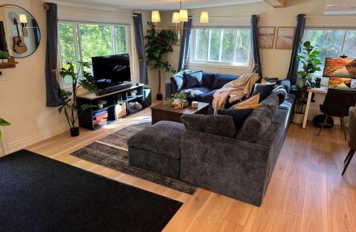 Springwater House | Comfy thoughtful private cottage