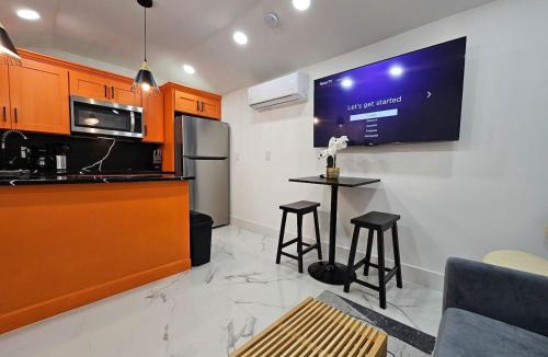 Fairview Shores Apartment | Comfy Tiny Home WP Large Private Deck Queen bed