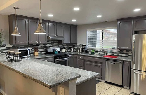 Modesto Condo | Comfy Townhome Retreat