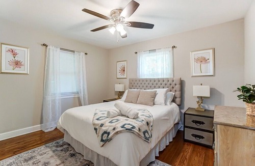 Enderly Park House | Comfy Uptown Cottage! King Bed in Enderly Park
