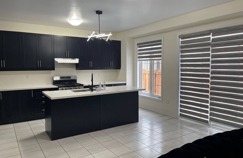 Brampton House | Comfy VRBO Getaway For Groups - 6 Bedrooms, 3,5 Baths, 12 Persons Could Sleep