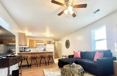 West Plains Apartment | Comfy W Plains Entire Home, close to Main Street!