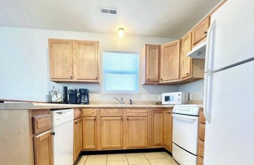 West Plains Apartment | Comfy W Plains Entire Home, close to Main Street!