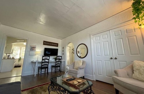 St. Louis Apartment | Comfy Walk to Forest Park!