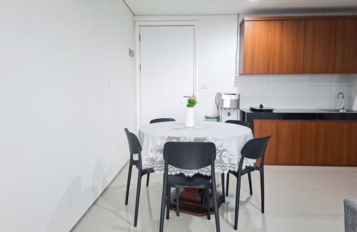 Serpong Apartment | Comfy White 2Br For 3 Pax At Tuscany Residence