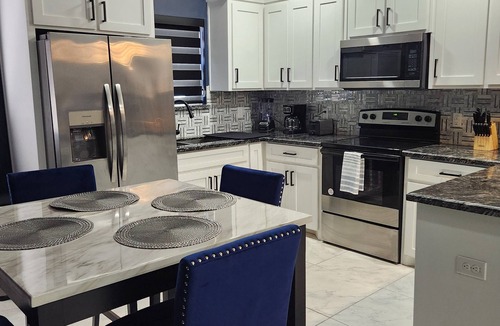 San Juan Apartment | Comic Blue Apartment Close To Shops