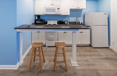 Ocean City Hotel | Commander Beach House Hotel