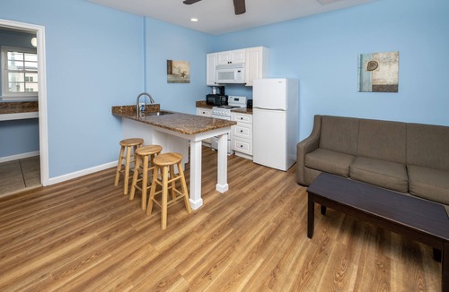 Ocean City Hotel | Commander Beach House Hotel