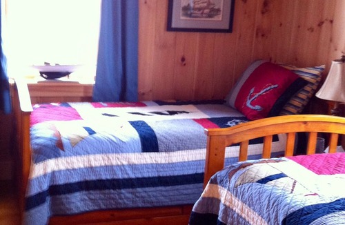 Trinity Cottage | COMMANDER'S KEEP VACATION HOME - 4 1/2 ⭐️