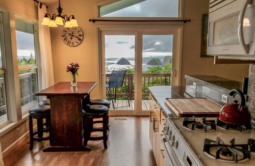 Oceanside House | Commanding Ocean view!