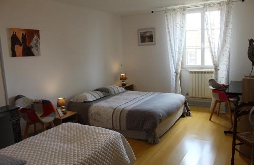 Bourg-le-Comte Bed & Breakfast | COMME UN COQ EN PÂTE