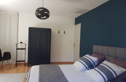 Quins House | Comme une Sieste à L'ombre des Grands Arbres