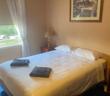 Camperdown Hotel | Commercial Hotel Camperdown