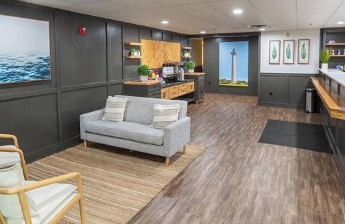 Port Clinton Hotel | Commodore Perry Inn and Suites