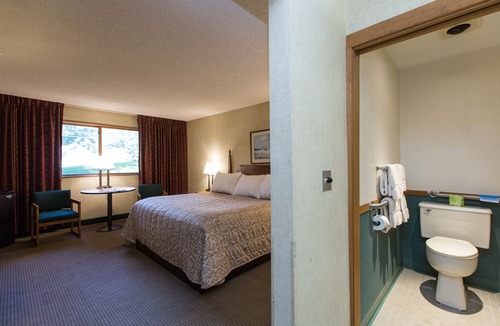 Stowe Area Hotel | Commodores Inn