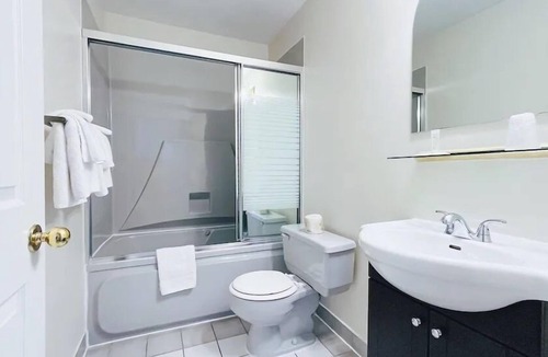 North End Hotel | Commons Inn