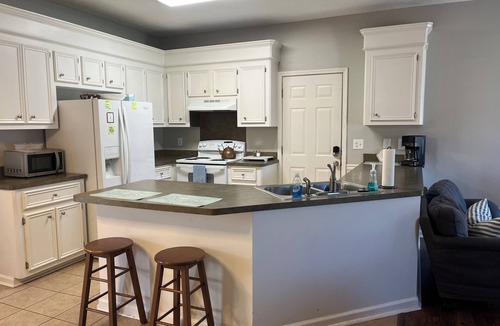 Flowood House | Commonwealth on the Rezn3-bedroom house in Brandon, MS.nPeaceful and Quiet.