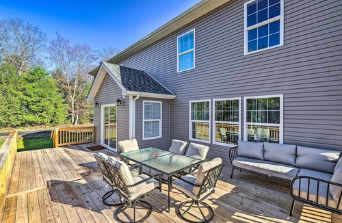 Pocono Summit Cottage | Community Beach & Lake: Pocono Summit Escape