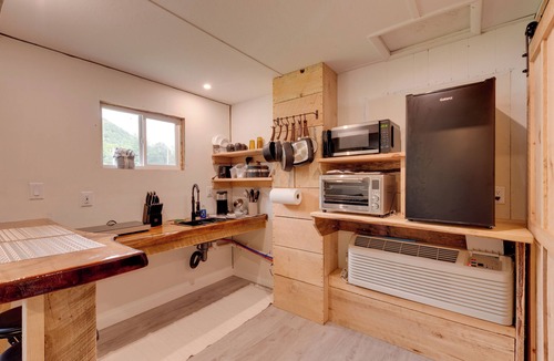 Hillsgrove Cabin | Community Perks: Elk Creek Escape - Deluxe Cabin C