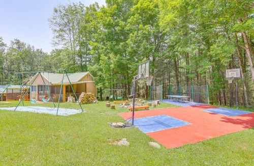 Mongaup Valley House | Community Perks Mongaup Valley Cabin with Grill!